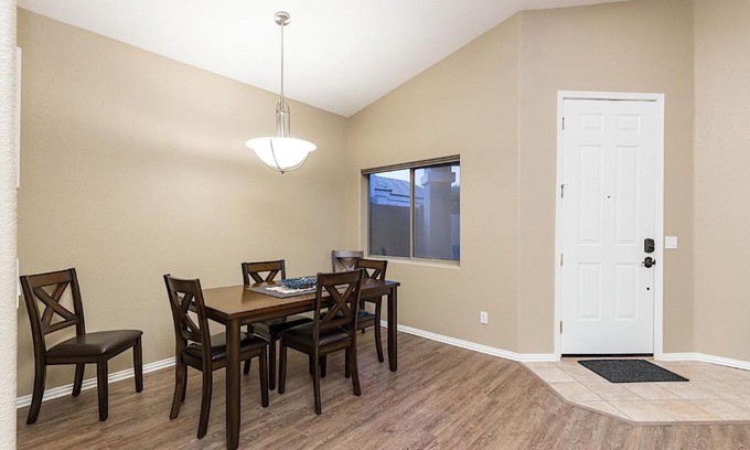South Mountain Maison | Ravenswood Retreat 3 BR by Casago