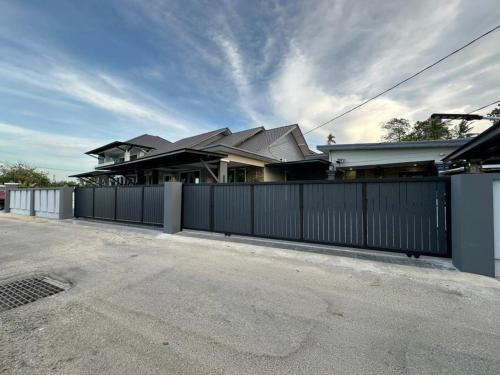Kota Bharu Maison | Rayyan Ashraf homestay