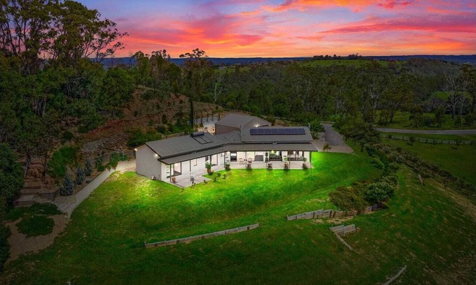 Razorback Autre | Razorback Mountain Retreat - Amazing Views and Tranquility