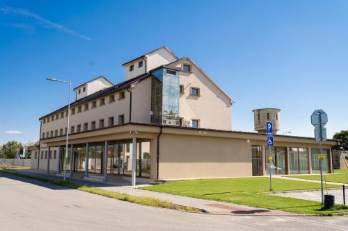Nitra Maison | Reštaurácia s ubytovaním Mikov Dvor