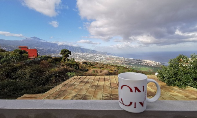 Las Cuevas Maison | vraie finca canarienne avec vue sur la mer et le Teide, piscine, barbecue, parking