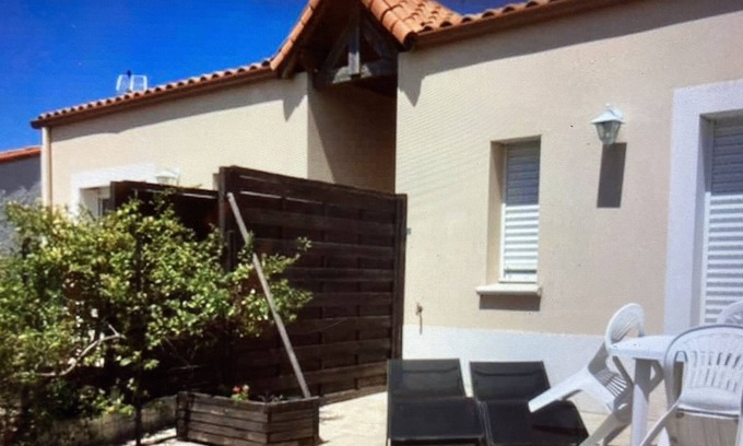 Les Boucholeurs Appartement | Recent apartment 200m from the sea.