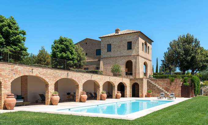 San Giovanni d'Asso Villa | Recently restored Villa in Tuscany, sleeps 12, sw.pool, big garden, olive grove.