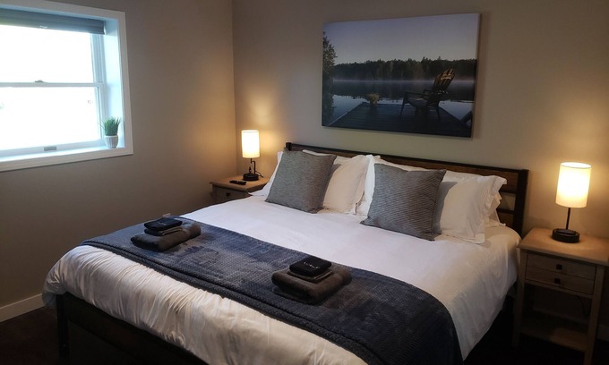 Burdett Appartement | Recently renovated end-unit apartment in the heart of the Finger Lakes