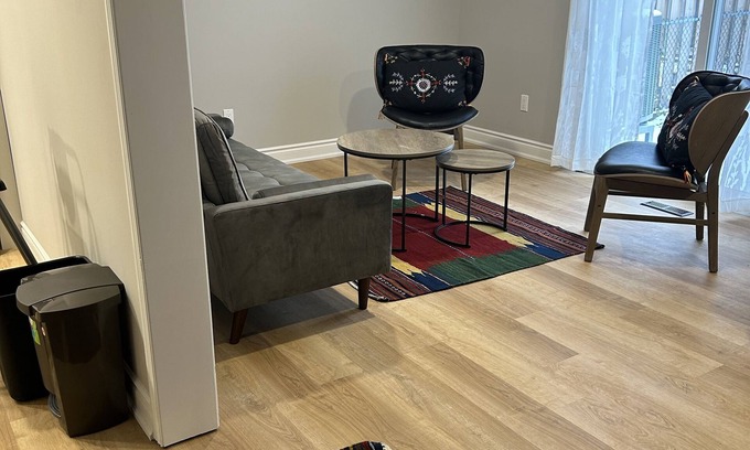 Beverley Glen Maison | Recently renovated, every thing is new