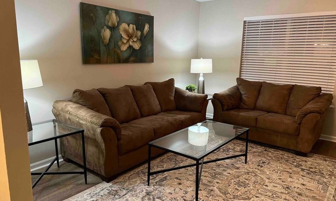 Valdosta Maison | Recently updated 3 Bedroom Home with Patio