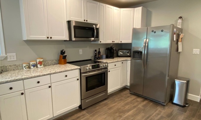 Minersville Maison | Recently Updated 3br/2ba townhome; Great Location