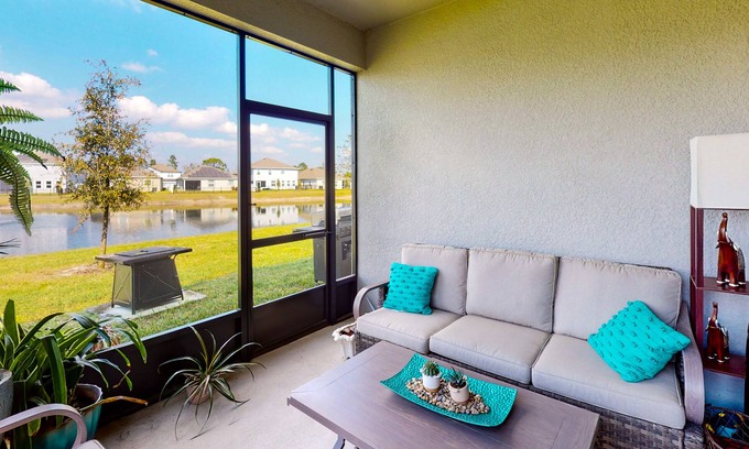 DeLand Maison | Recently Updated Pond-Front - Scenic Patio - Grill