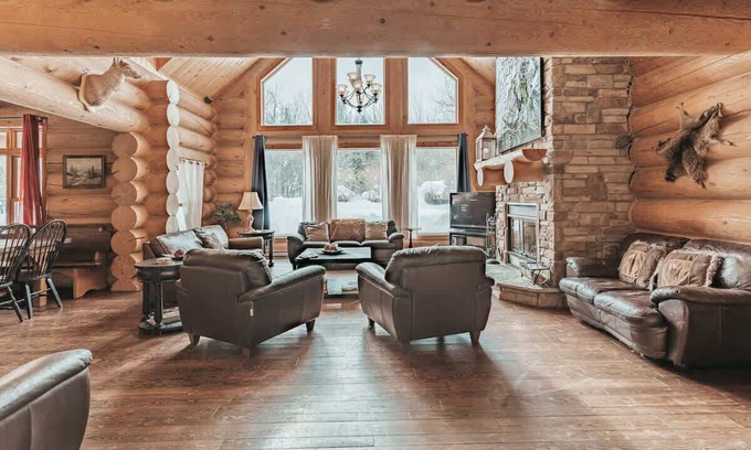 Fiddler Lake Resort Chalet De Ski | Chalet familial - spa et sauna privés ! Ski à 10 mins !