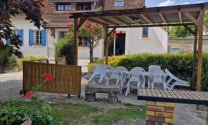 Lasson Maison | Relaxez vous dans une charmante fermette avec piscine chauffée.