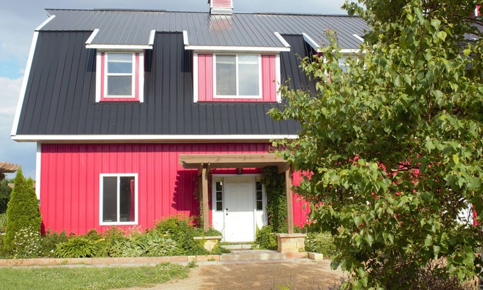 Judson Maison | Red Barn Retreats - "un lieu de paix et de joie"