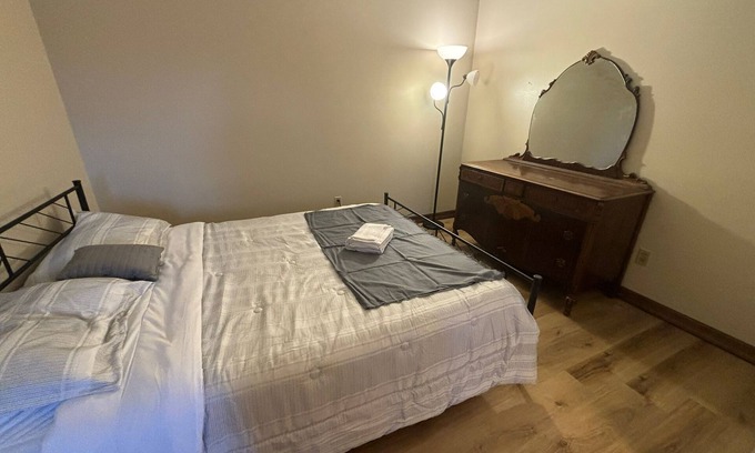 Clarks Summit Appartement | Red Barn Village: Cushy Studio with Bath