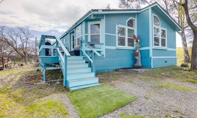 Red Bluff Maison | Red Bluff Home w/ Laptop-Friendly Workspace!