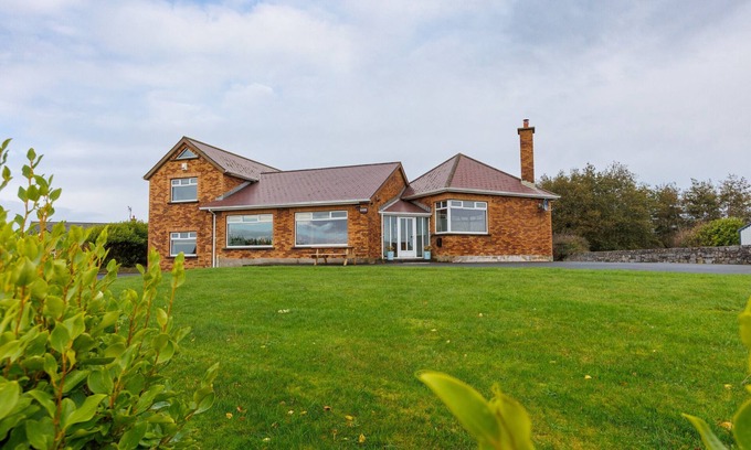 Rosses Point Maison | Red Brick House Rosses Point - Panoramic Sea Views