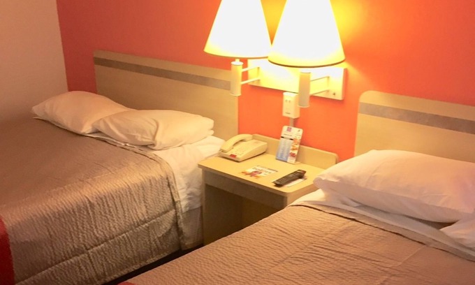 Gibbstown Hôtel | Red Carpet Inn