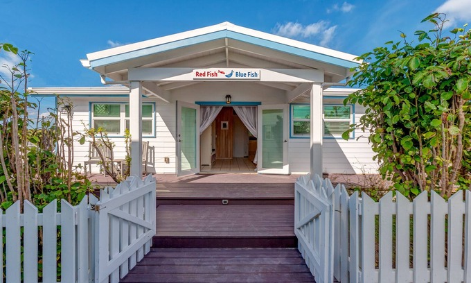 Hope Town Maison | Red Fish Location, Location, Location! In the heart of Hope Town with a dock!