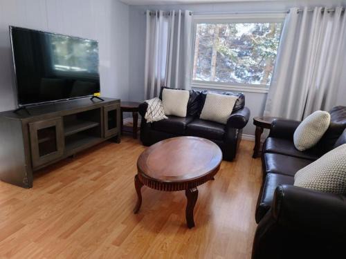 Linkletter Maison | Red Island Cozy Casa