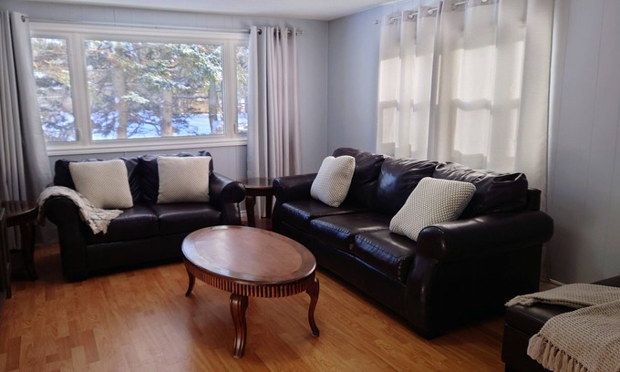 Linkletter Maison | Red Island Cozy Casa