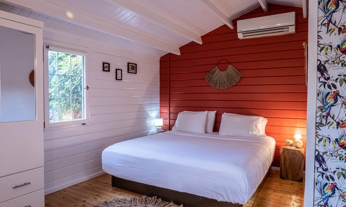 Koralengebied Cottage | Red Oasis at Otro Curaçao in Historic Otrobanda