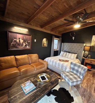 Shreveport Maison | Red River Carriage House With River View