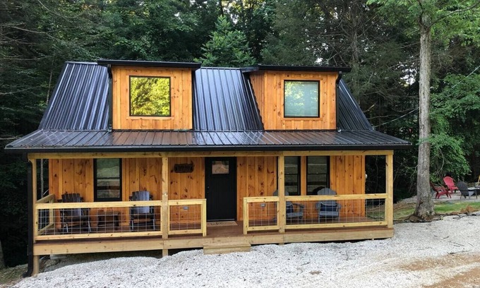 Campton Cabine | Red River Gorge Turtle Falls Hot Tub Firepit Wi-Fi