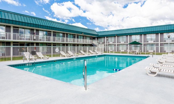 DeKalb Hôtel | Red Roof Inn & Suites DeKalb