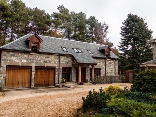 Boat of Garten Maison | Red Squirrel Lodge