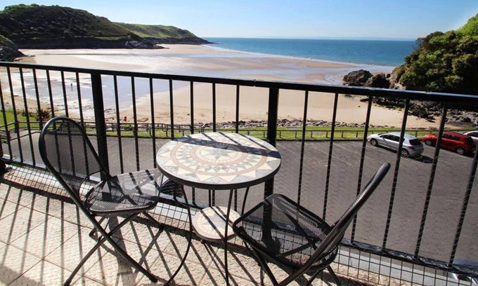 Bishopston Appartement | Avec une vue imprenable, les appartements Redcliffe sont dans un endroit idéal surplombant la baie de Caswell avec ac privé