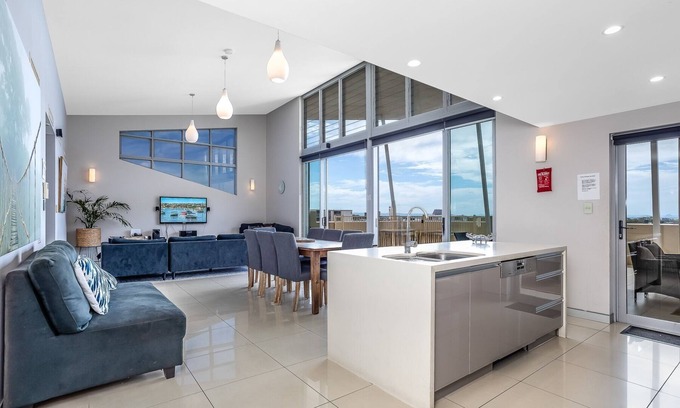 Redcliffe Appartement | Redcliffe Beachfront Penthouse Excellent emplacement!