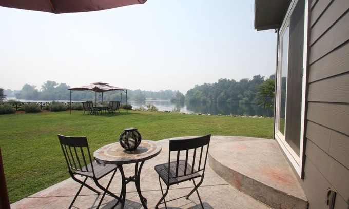 South Bechelli Maison | Redding River House II, Stunning River Location.