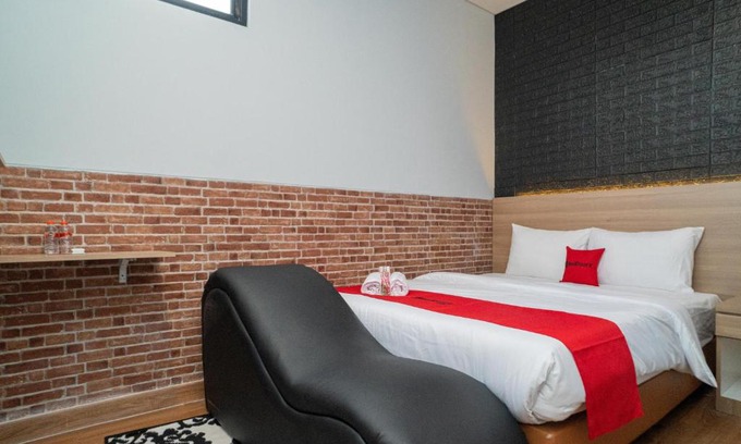 Bogor Hôtel | RedDoorz at Golden Averis Cibuluh Bogor