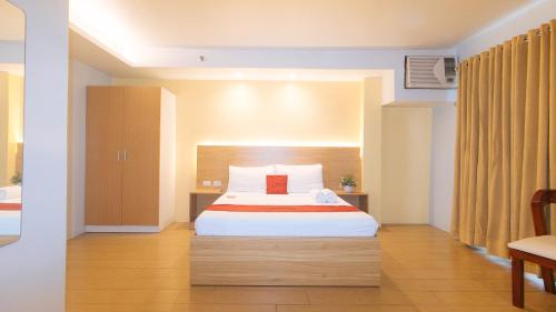 Bangkal Hôtel | RedDoorz at LuxeLite Suites Makati