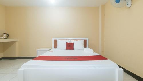 Baclaran Hôtel | RedDoorz at MUBG Apartelle near Baclaran Church