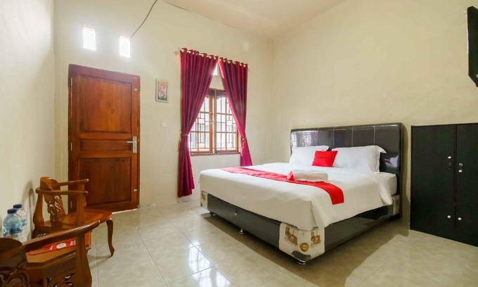 Berastagi Maison | RedDoorz near Bukit Kubu Berastagi