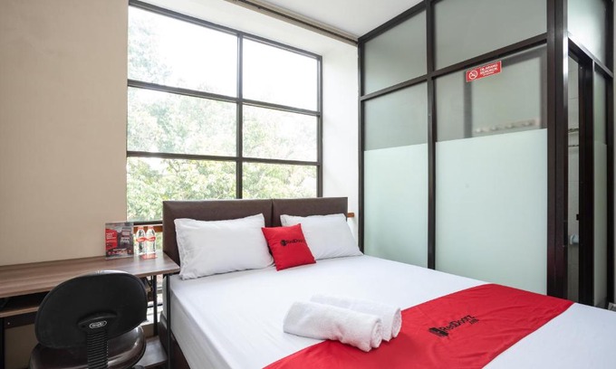 Serpong Maison | RedDoorz near Eka Hospital BSD City
