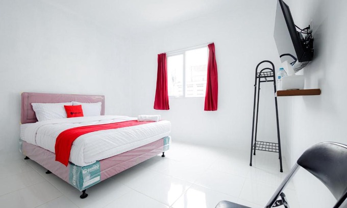 Menteng Hôtel | RedDoorz near Jalan Cikini