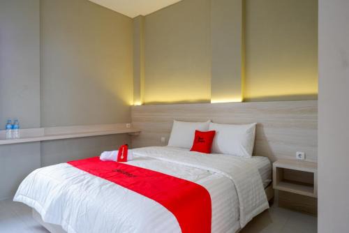 West Semarang Maison | RedDoorz Near PRPP Marina Semarang