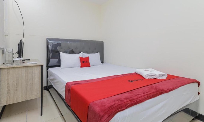 Jakarta Hôtel | RedDoorz near RS Sari Asih Ciledug