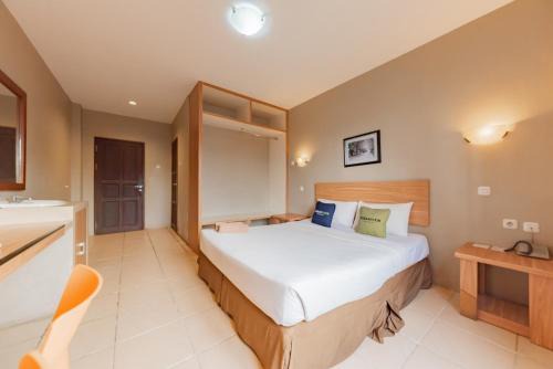 Samarinda Hôtel | RedDoorz Plus at Hotel Ulin Samarinda