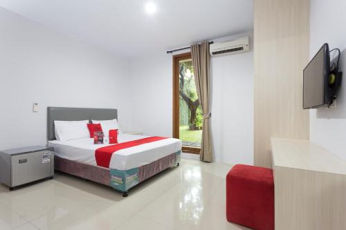 Cilandak Maison | RedDoorz Plus near Cilandak Town Square 2