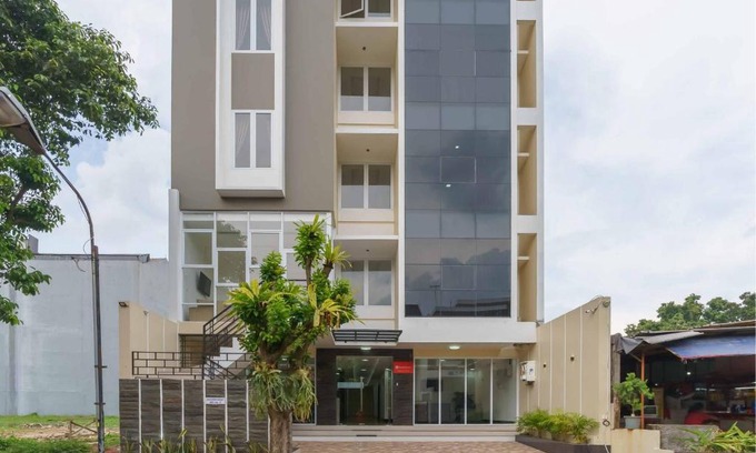 Serpong Hôtel | RedDoorz Plus near Eka Hospital BSD 5