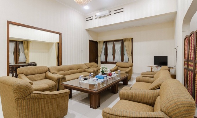 Bogor Timur Maison | RedDoorz Plus near RS PMI Bogor