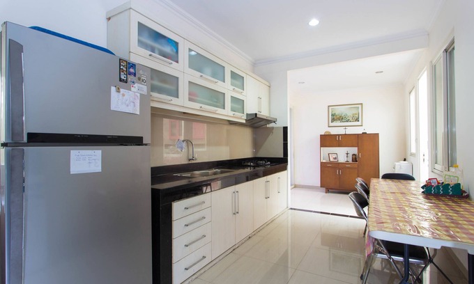 Binong Maison | RedDoorz Plus near Siloam Karawaci