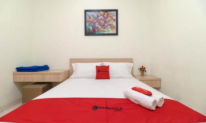 Depok Maison | RedDoorz Syariah @ Cinere Depok