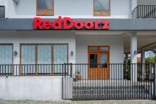 West Semarang Hôtel | RedDoorz Syariah near Kawasan Sam Poo Kong 2