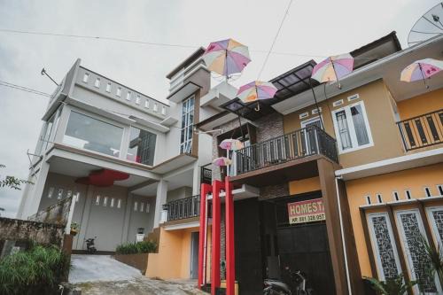 Wonosobo Maison | RedDoorz Syariah @ Jalan Dieng