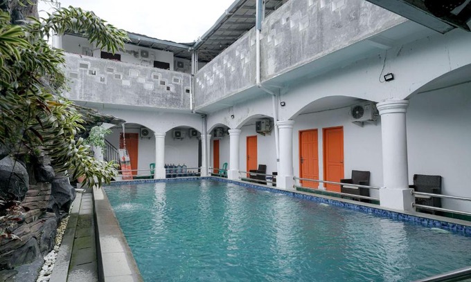 Pancawati Maison | RedDoorz Syariah near Exit Toll Puncak