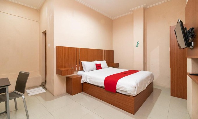 Padang Hôtel | RedDoorz Syariah near RS Mata Padang
