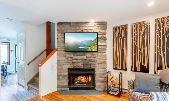 Windham Maison | Redwood Retreat in Windham - minutes to Mtn!