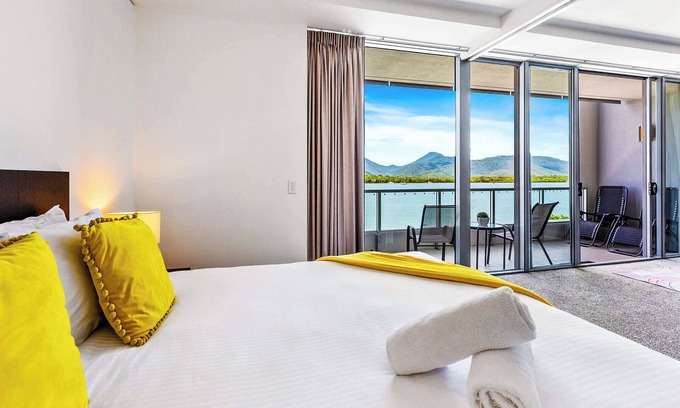 Cairns Central Business District Appartement | Reef@Harbour Lights, Pool,Sauna & Gym